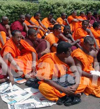 Media reported wrong facts, say J’pura bhikku council