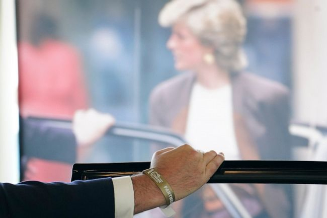Diana’s car auctioned as 25th anniversary of her death nears
