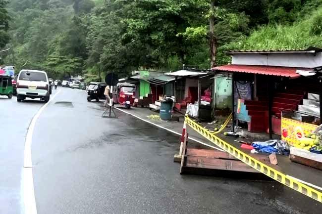 Stretch of Colombo-Kandy road temporarily closed at Pahala Kadugannawa