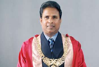 VIDEO: Reinstate Methsiri De Silva as Galle Mayor – Court orders