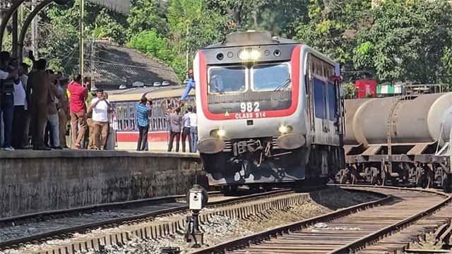 ‘Podi Menike’ train reaches Peradeniya after Cyclone Ditwah disruption