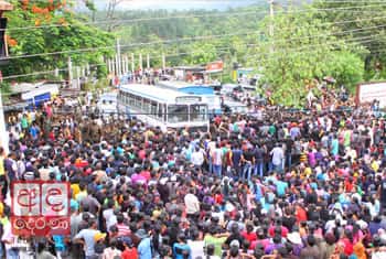 12 officers injured during S’gamuwa protest - police