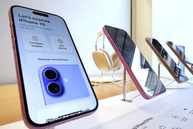 Apple delivers strong quarter despite iPhone sales slowdown