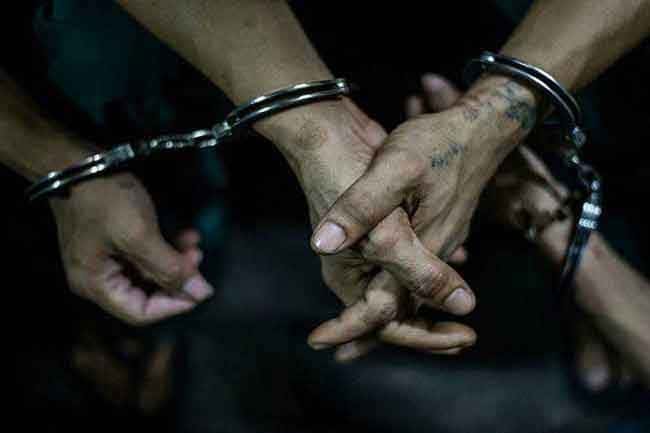 4 arrested with narcotics worth over Rs. 500M, ammunition in Ahungalla and Ambalangoda raids