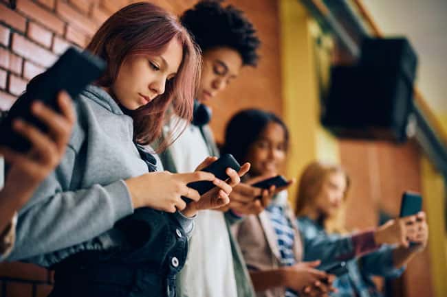 Brazil starts to restrict minors’ access to social media