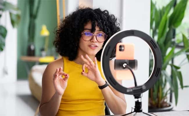 Facebook offering TikTok and YouTube creators $3,000 to post content