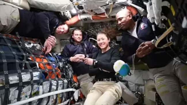 The 40 minutes when the Artemis crew loses contact with the Earth