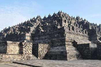 ISIS threaten to attack world’s largest Buddhist temple