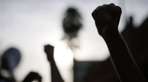 Tense situation as fishermen clash in Kalpitiya