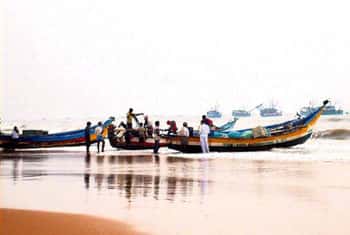 TN fishermen on strike over arrests by SL Navy