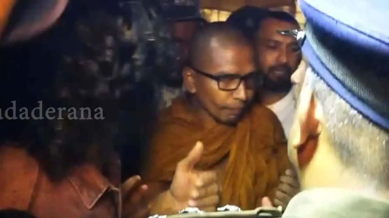 Ven. Balangoda Kassapa Thero hospitalised during Satyagraha