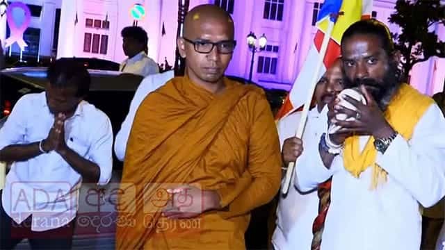Ven. Balangoda Kassapa Thero rejoins satyagraha after hospitalization