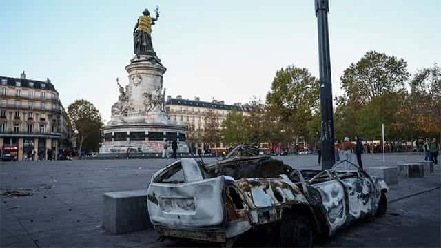 French Prime Minister calls for limited curfews to curb rioting and looting