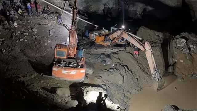 14 dead, 7 injured in Colombia illegal gold mine collapse