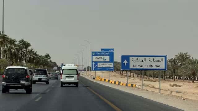 Yemen's Houthis renew warning against using Riyadh airport