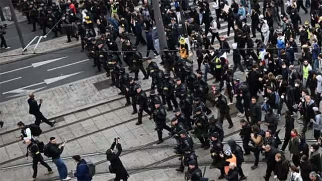 Clashes break out in Paris, other cities amid fresh protests