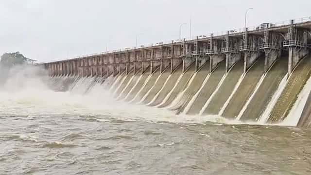16 spill gates of Rajanganaya Reservoir to be opened; residents of low-lying areas cautioned