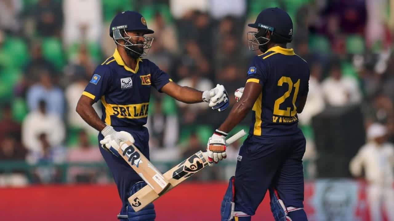 Sri Lanka post 325/8 against Pakistan in tri-series final