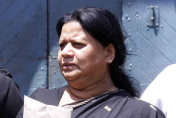 Protestors commence march to Welikada