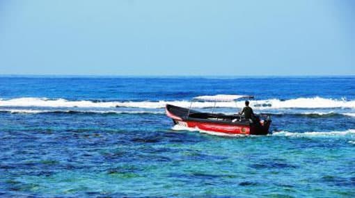 Three local fishermen engaged in illegal fishing arrested