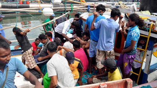 Navy arrests 78 Australia-bound boatpeople 
