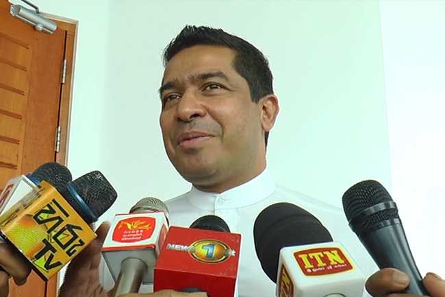 Fonseka should quit politics and stick to military affairs – Sujeewa