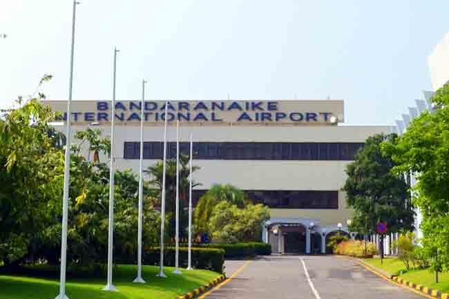 US diplomat refused PCR test at airport?