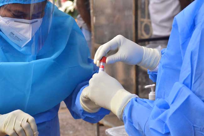 Daily count of Covid-19 cases drops below 1,000