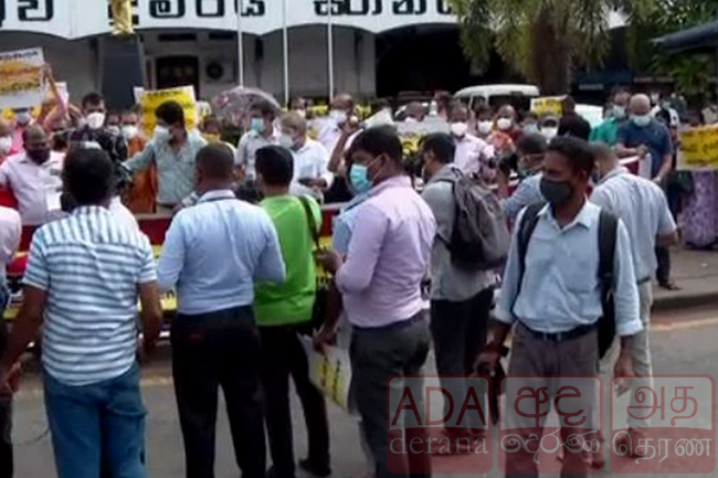 Heavy traffic in Colombo Fort due to protest march