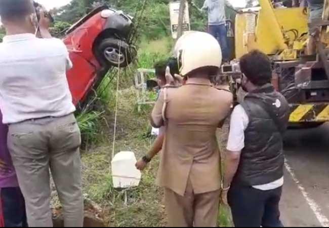 Body of missing person found after car plunges into Mahaweli River