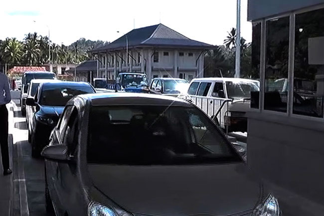 Heavy traffic at Mirigama exit of Central Expressway