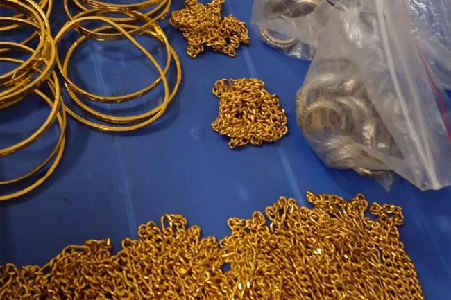 Four locals nabbed at BIA with Rs. 400M worth of gold