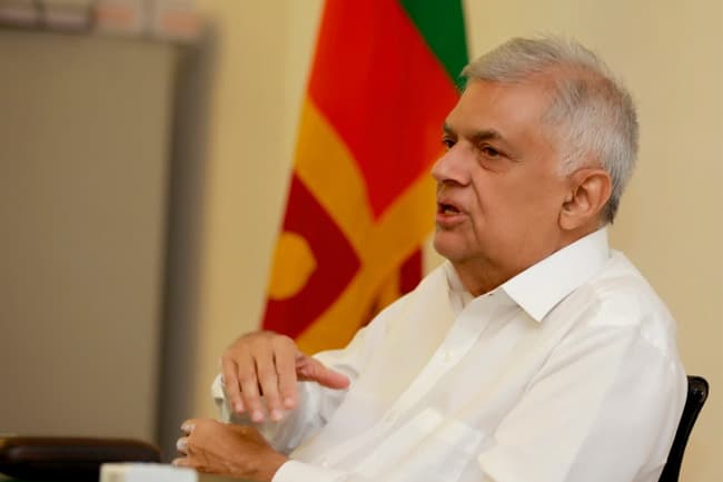 President calls for report on bonus payments of SriLankan and CPC