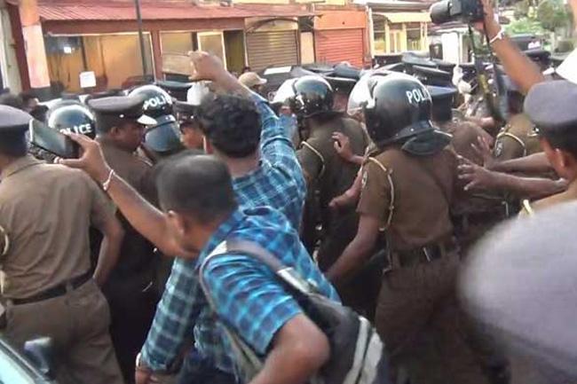 ‘Aragalaya’ activists stage demonstration to mark one year since Mirihana protests