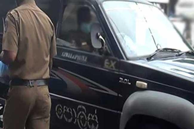 Three arrested for pelting stones at police jeep remanded