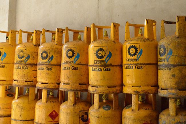 Laugfs Gas also slashes prices
