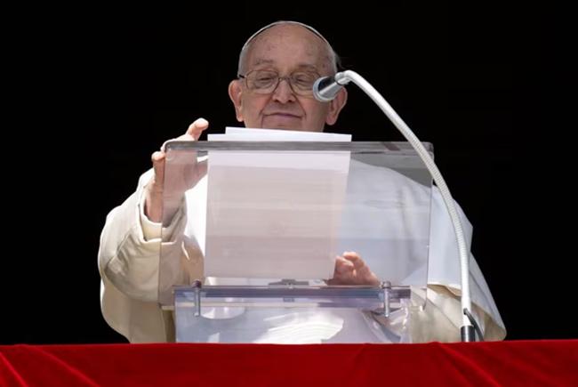 Pope Francis urges diplomatic solution to Ukraine war on anniversary of invasion