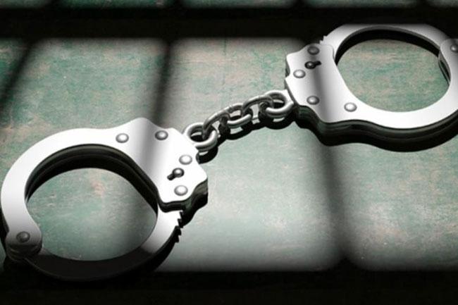 Eight including 4 excise officers arrested with Kerala cannabis