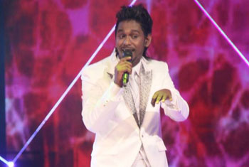 President congratulates Derana Dream Star winner MG Danushka