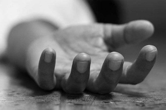 Woman falls to death from first floor of house in Gampola