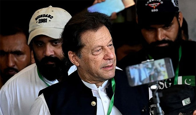 Former Pakistan PM Imran Khan gets bail in graft case, lawyer says