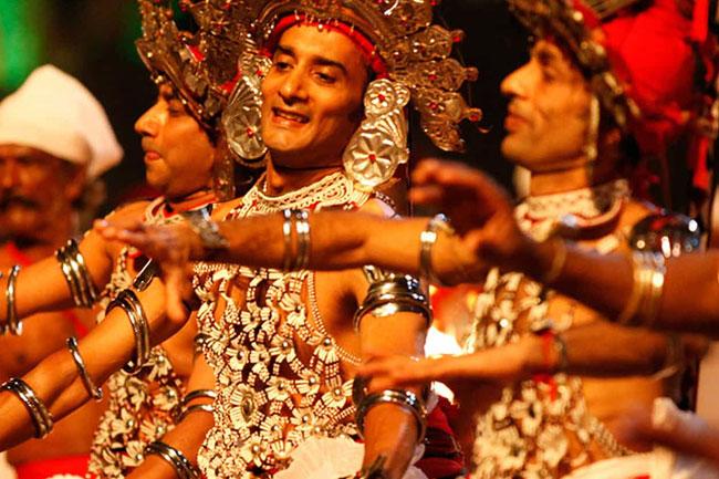 Kandy Esala Perahera to take to the streets tonight