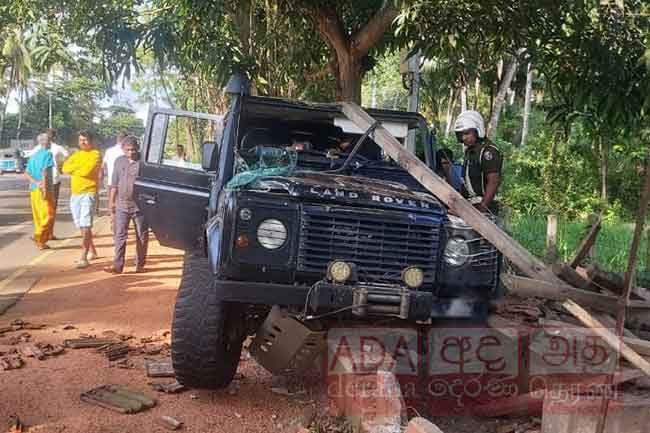 Former MP Lohan Ratwatte’s vehicle involved in accident