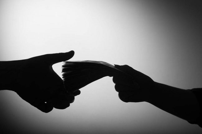 Four ex-Customs officers sentenced to 35 years RI over bribery charges