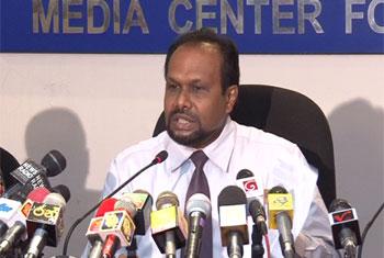 VIDEO: JVP pointing finger at Govt. when 4 fingers pointed at them – Hulugalle 
