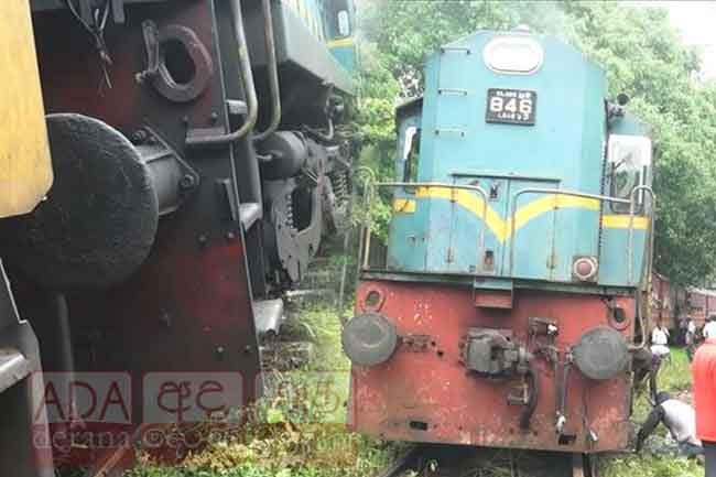 ‘Rajarata Rejina’ train derails in Colombo