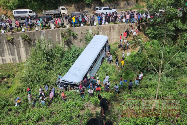 Two dead, 23 injured as bus topples down precipice on Hatton–Kandy main road