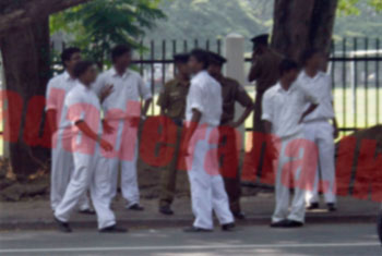 Royal, Thurstan students clash; policeman injured