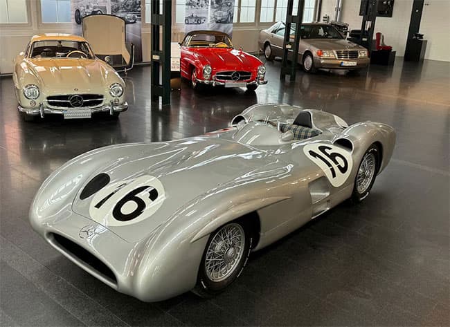 Mercedes 1955 ‘streamliner’ set to smash F1 record at auction