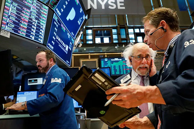 Financial markets tumble after Trump tariff announcement